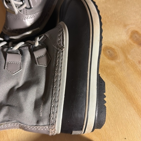 Sorel winter Gray and Black Waterproof Boots Size 3 - Picture 10 of 12